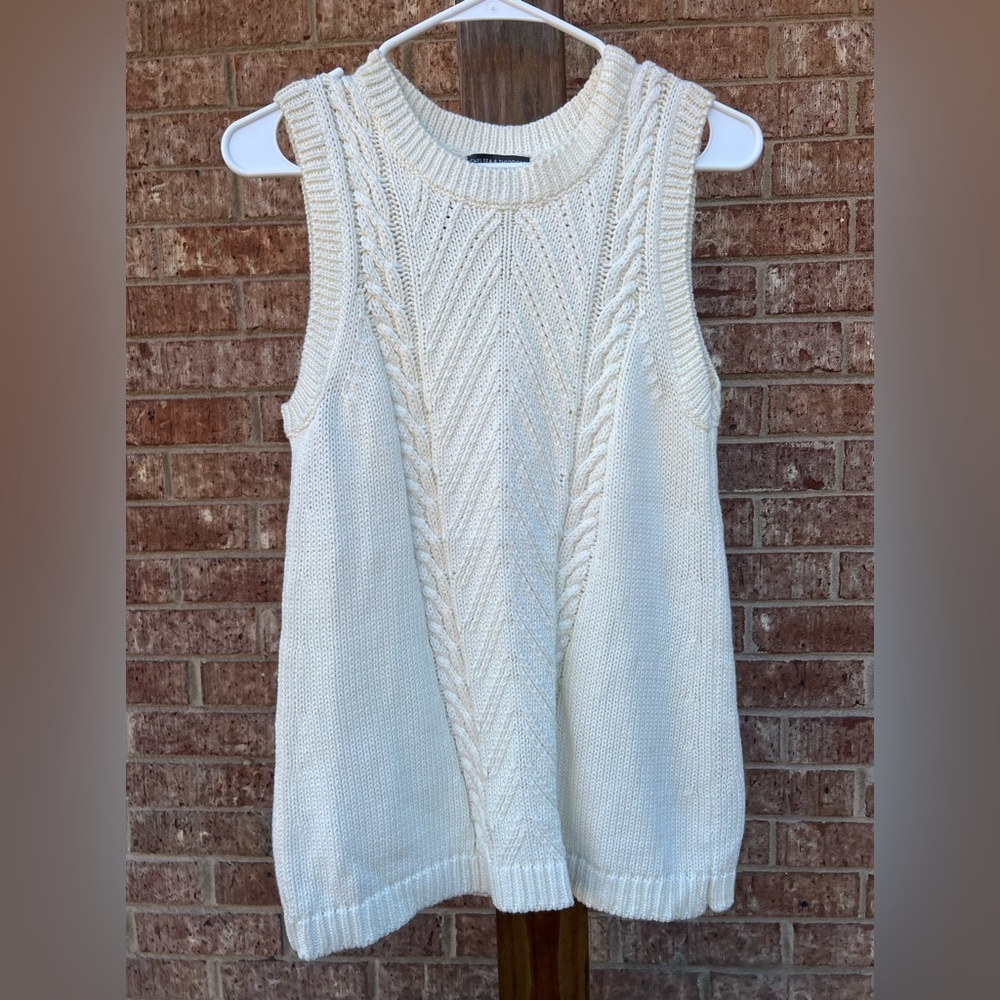 Chelsea &‎ Theodore sweater vest